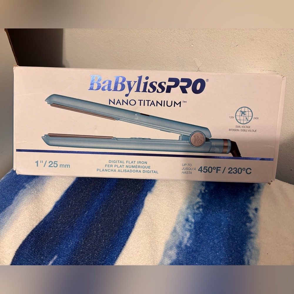 BaBylissPRO Nano Titanium Hair Straightener - Light Blue